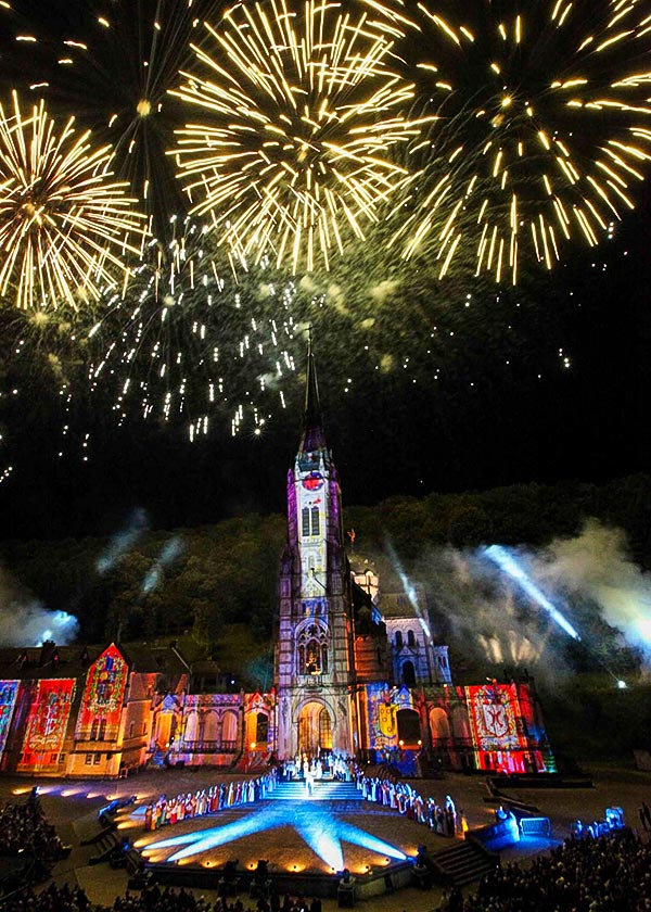 DOMREMY-exterieur Son et lumière immersif avec figurants à Metz en 2025
